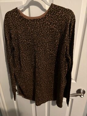 20-Jones New York Brown and Black Leopard Print Crew Neck Sweater